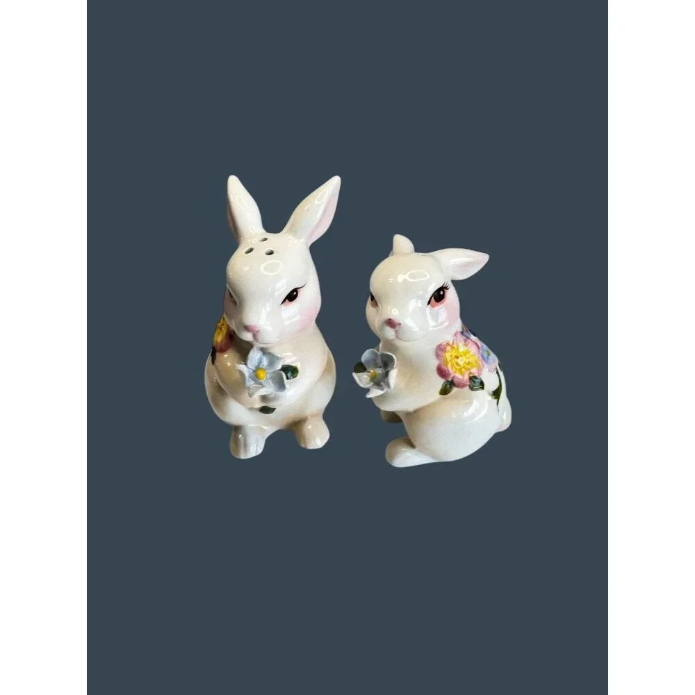 Vintage Easter Bunny Rabbit Salt Pepper Shakers Hand Painted Floral 2 1/2" - Picture 2 of 7
